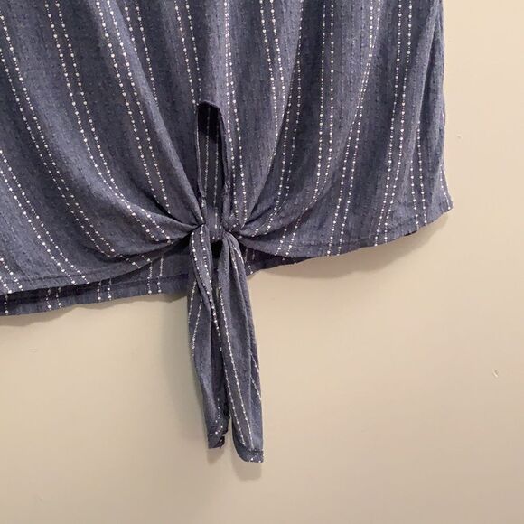 W5 Front Tie Shirt - Picture 2 of 5